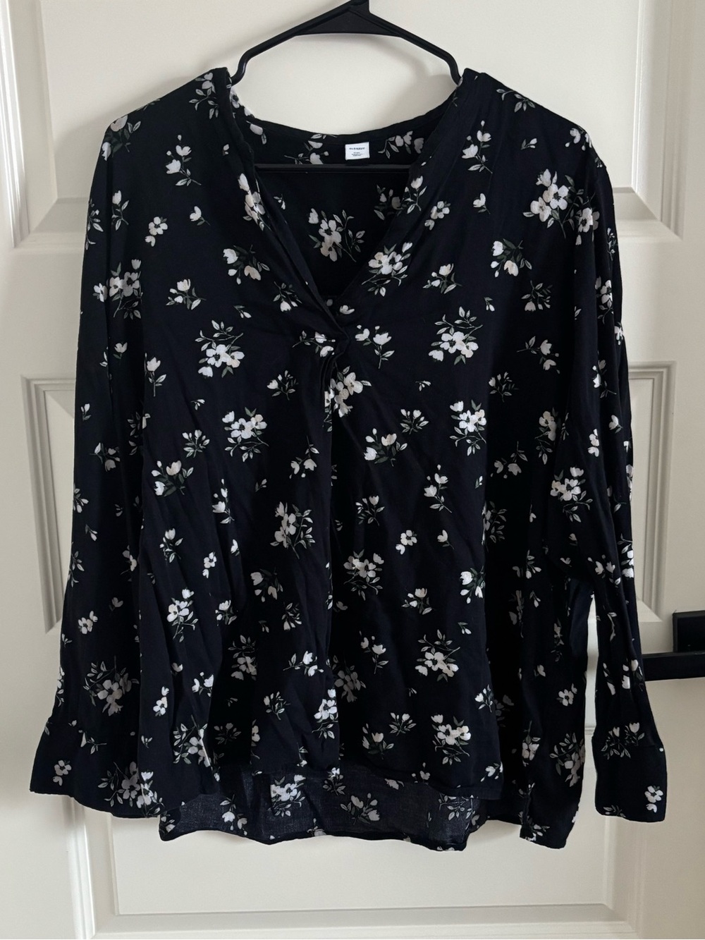 Old Navy Black Floral Twist-Front Long-Sleeve Blouse